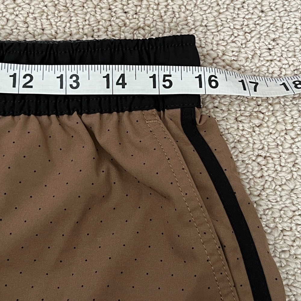 Vuori Men’s Banks Shorts Large NWOT - Picture 6 of 7